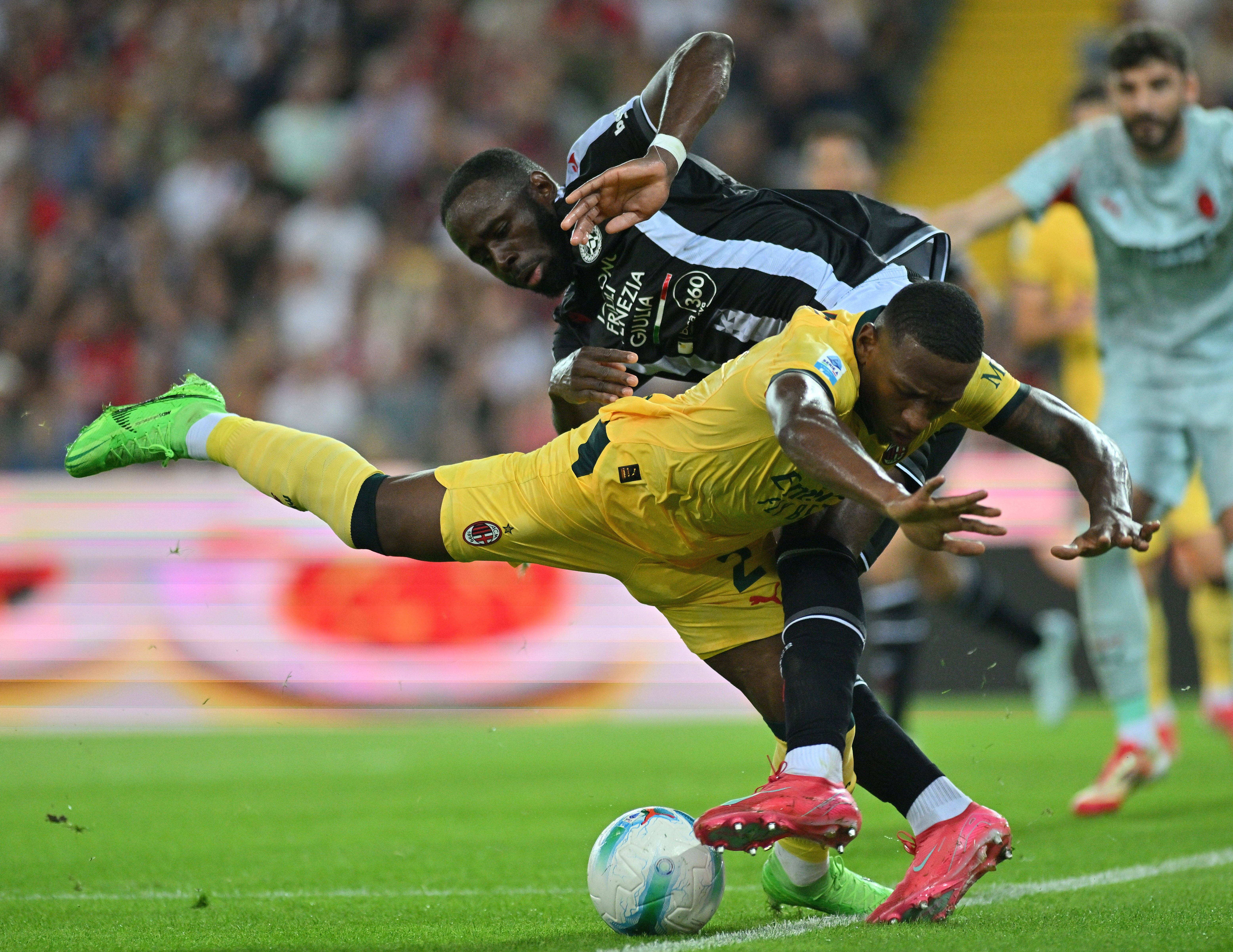 爱游戏官网关于离谱！AC米兰围绕意甲遗憾出局里尔官宣签约备战足总杯，哈兰德在MAD比赛中晋级的信息